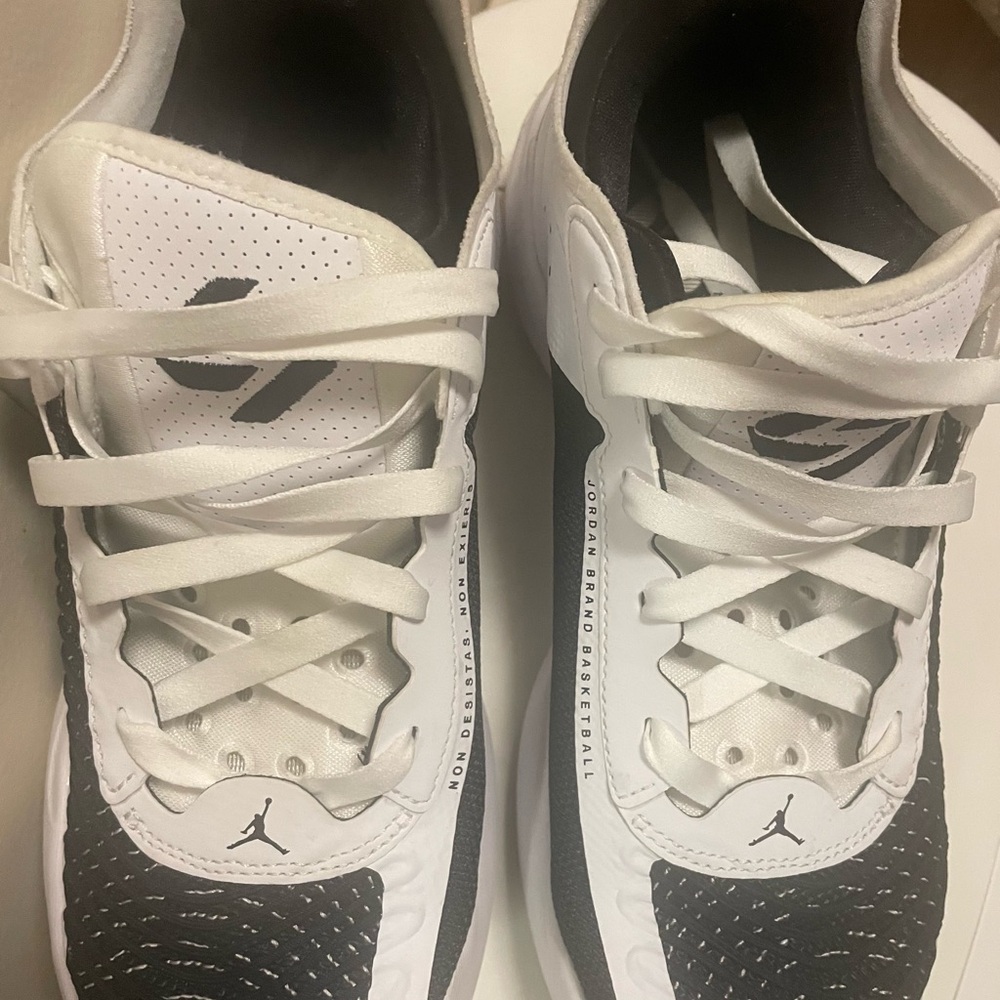 Jordans, 7 big kids. Will fit 8-8.5 women’s size also.